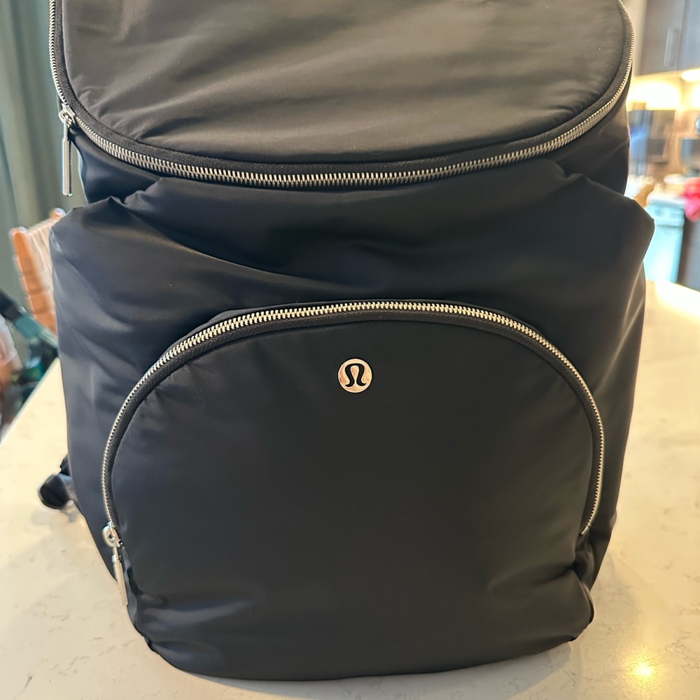 Lululemon new parent backpack 17L